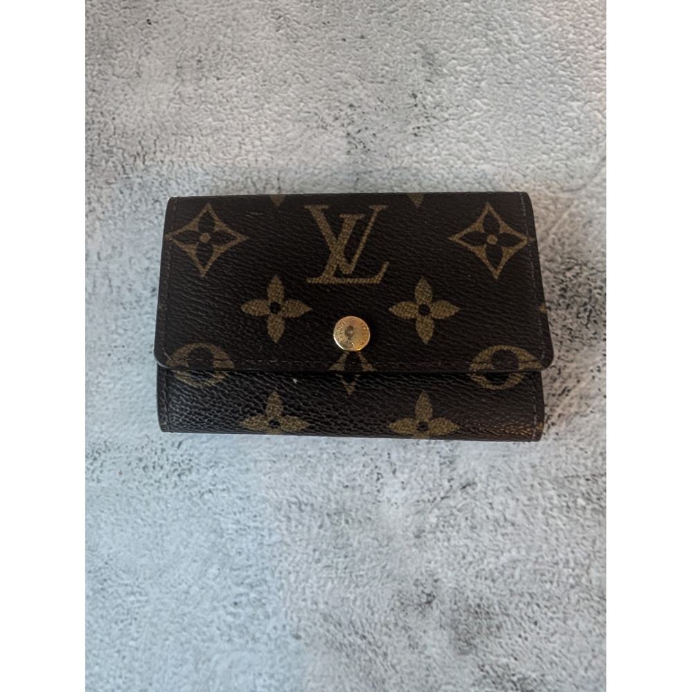 Authentic Louis Vuitton 6 key case holder comes with COA - Picture 3 of 11